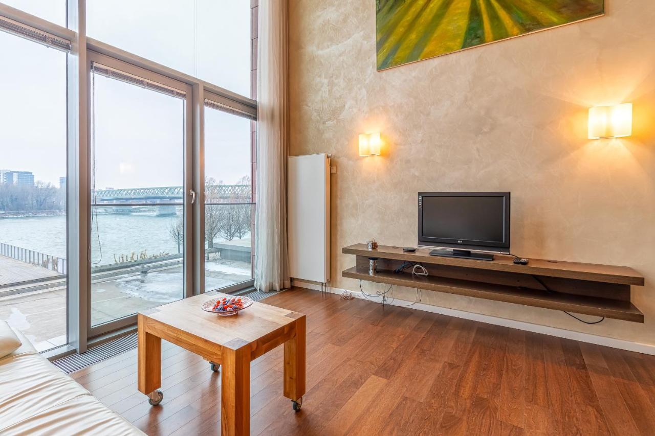 Luxury With Danube River View Μπρατισλάβα Εξωτερικό φωτογραφία